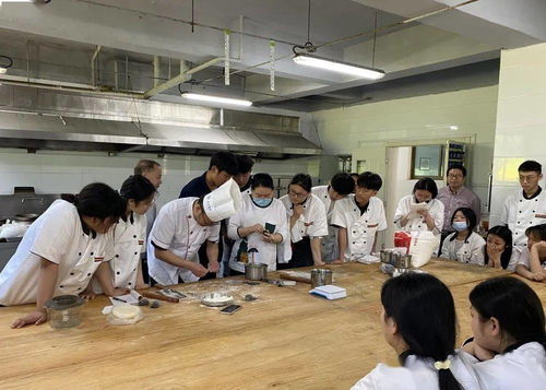 技能大师进校园 点亮学子职业梦